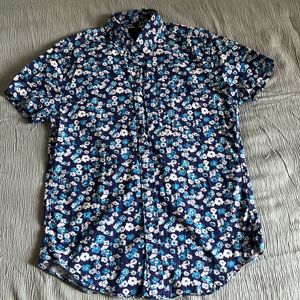 J. CREW short sleeve shirt in blue with flower print SMALL